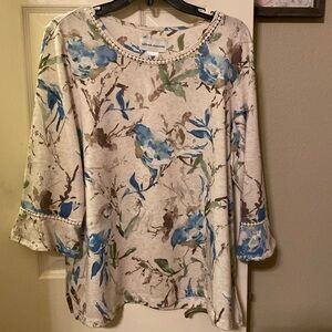 Alfred Dunner 3/4 sleeve top. Great condition. Size Large